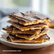 Christmas Crack Recipe with Toffee in 25 Min