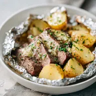 Garlic Butter Steak and Potato Foil Packets for 4 Servings
