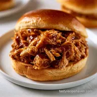 Pulled Chicken Sandwiches Slow-Cooked